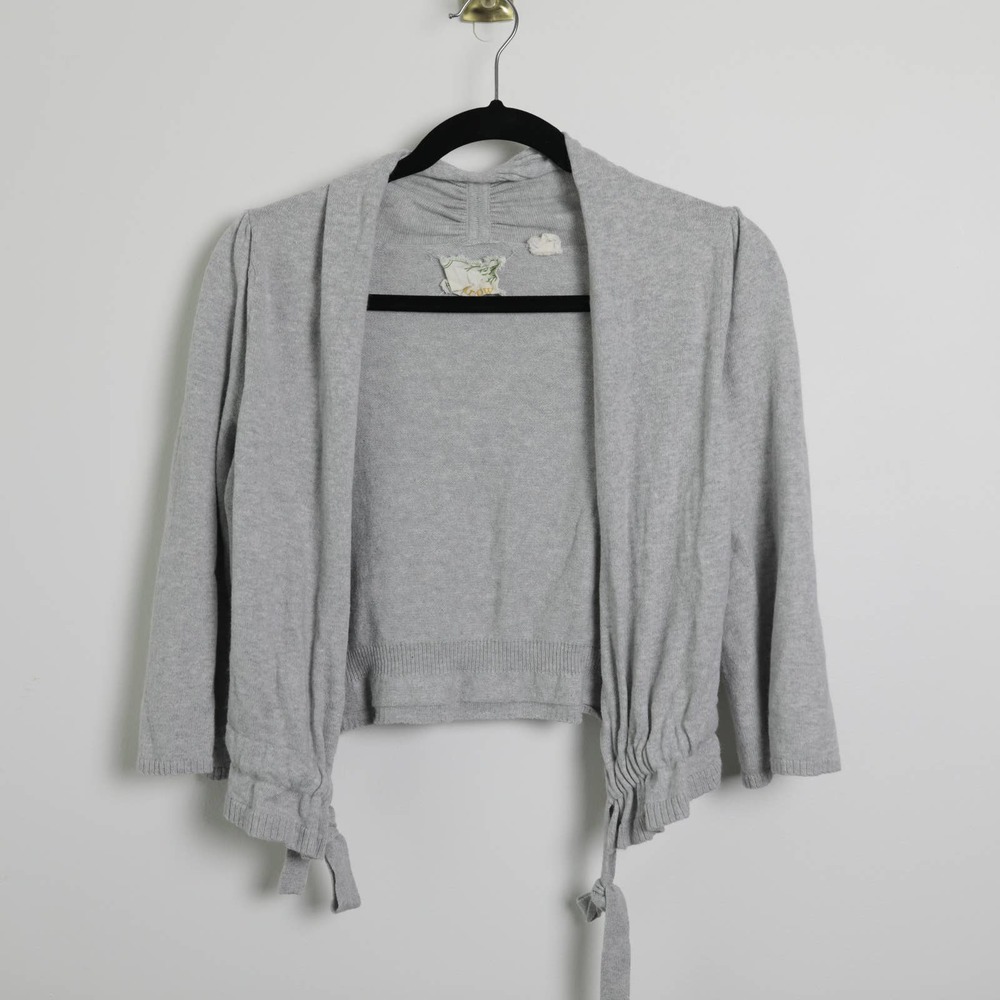 Anthropologie Sparrow Light Gray Frilly Short Casual Simple Preppy Feminine Top